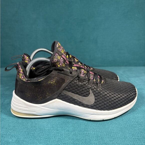 Nike Shoes Women's 9.5 Air Max Bella TR 2 Running Black Floral - Picture 3 of 8